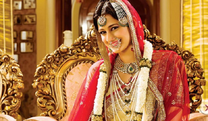 Photo Credit: http://malabargoldanddiamonds.com/brides-of-india/southern-bride/andhra-nizam-bridal-jewelry.html